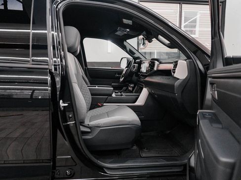 Used 2025 Toyota Tundra SR image 31