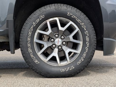 Used 2015 GMC Canyon SLE w/ All-Terrain Package AWD/4WD image 11