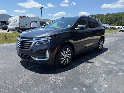 Used 2022 Chevrolet Equinox Premier FWD image 3