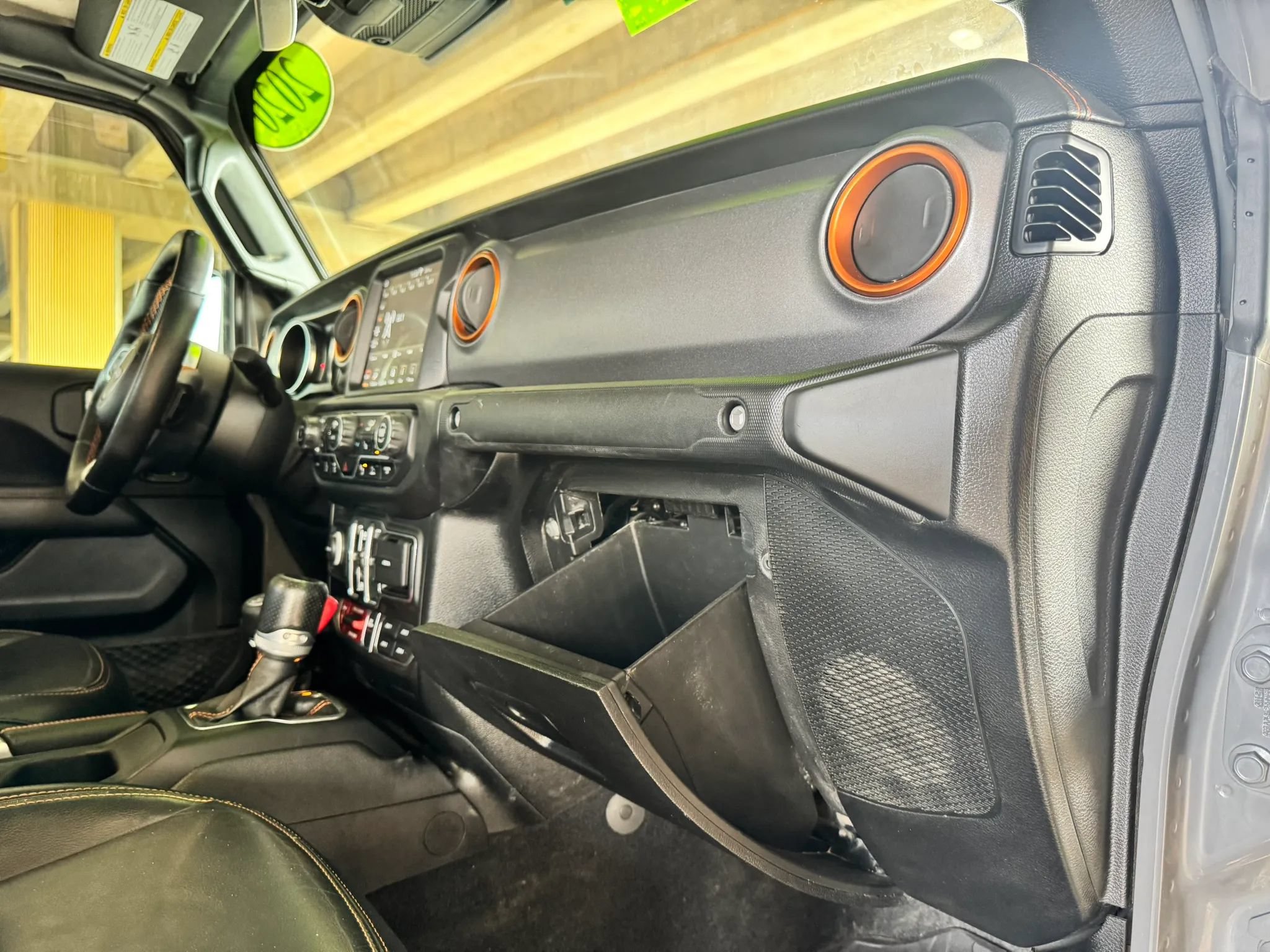 Used 2020 Jeep Gladiator Mojave AWD/4WD image 26