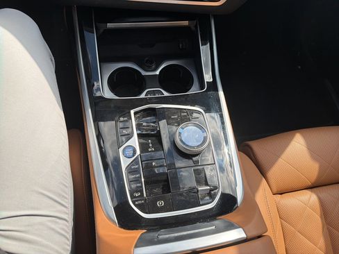 Used 2024 BMW X7 xDrive40i w/ Executive Package image 25