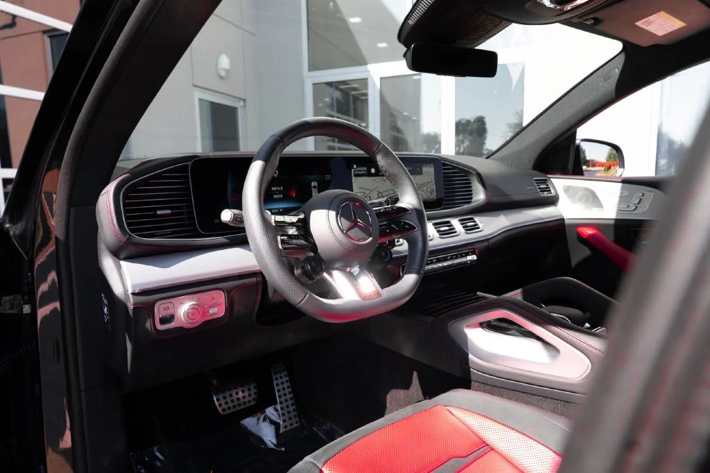 Used 2025 Mercedes-Benz GLE 53 AMG 4MATIC Coupe image 18