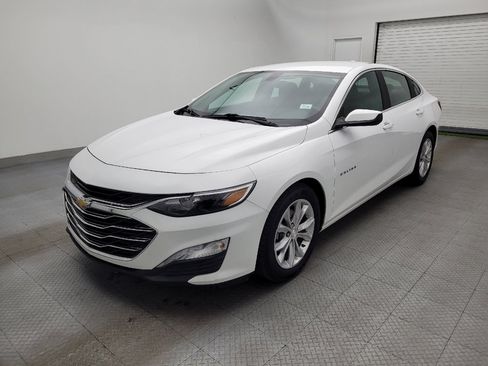 Used 2019 Chevrolet Malibu LT image 2