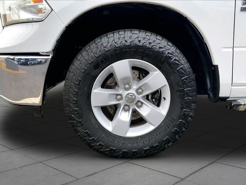Used 2019 RAM 1500 Classic SLT AWD/4WD image 11