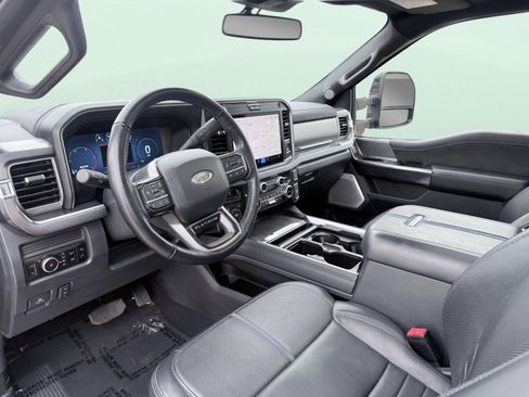 Used 2025 Ford F450 Platinum w/ FX4 Off-Road Package image 35