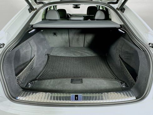Used 2020 Audi e-tron Premium Plus image 22