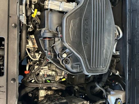 Used 2023 Cadillac XT6 Premium Luxury image 9