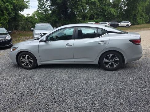 Used 2021 Nissan Sentra SV FWD image 2