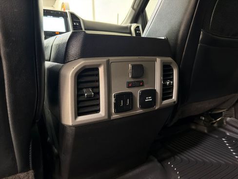 Used 2019 Ford F250 Lariat w/ Lariat Ultimate Package AWD/4WD image 28