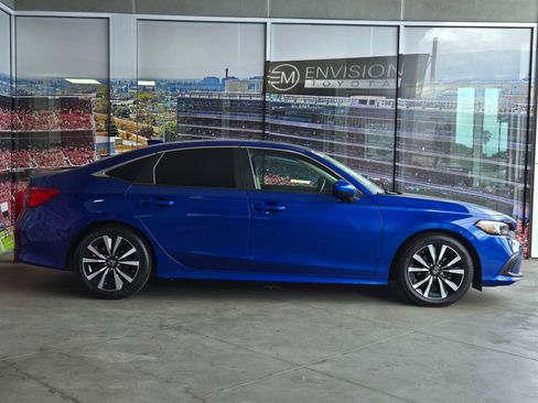 Used 2022 Honda Civic EX image 4