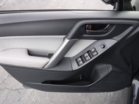 Used 2017 Subaru Forester 2.5i w/ Alloy Wheel Package image 14