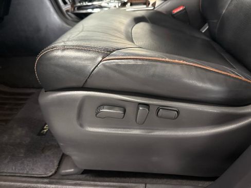 Used 2020 Nissan Armada SL image 10