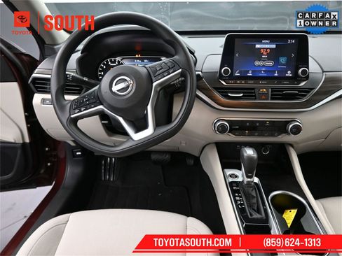 Used 2024 Nissan Altima 2.5 SV image 11