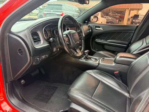 Used 2019 Dodge Charger SXT w/ Plus Group RWD image 13