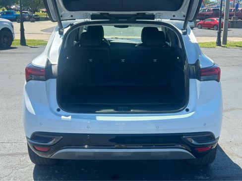 Used 2022 Buick Envision Essence w/ Technology Package I FWD image 7