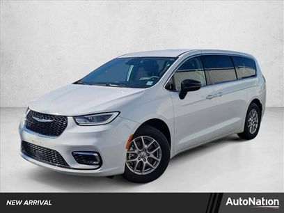 Used 2024 Chrysler Pacifica Touring-L