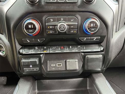 Used 2019 Chevrolet Silverado 1500 RST image 23