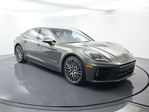 Used 2025 Porsche Panamera 4S image 17