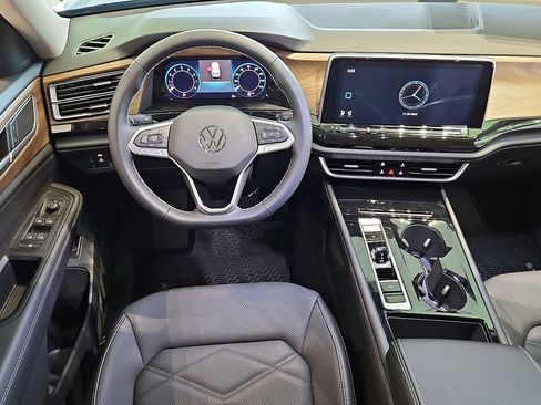 New 2026 Volkswagen Atlas SE image 8