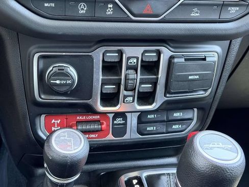 Used 2026 Jeep Gladiator Mojave AWD/4WD image 22