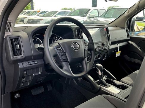 Used 2025 Nissan Frontier S RWD image 10