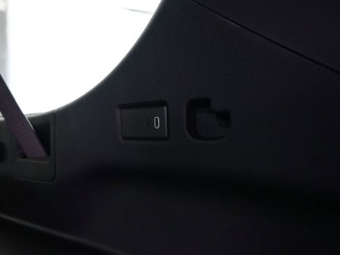 Used 2025 GMC Yukon XL Denali image 45