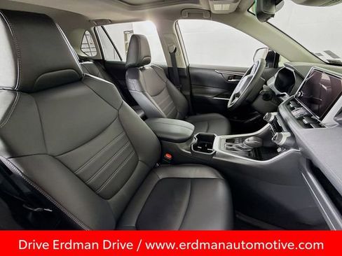 Used 2025 Toyota RAV4 XLE Premium image 24