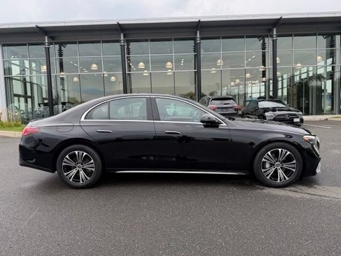 Used 2024 Mercedes-Benz E 350 4MATIC Sedan image 8