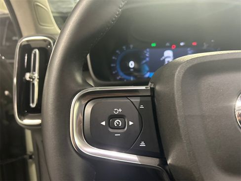 Certified 2025 Volvo XC40 B5 Plus image 12