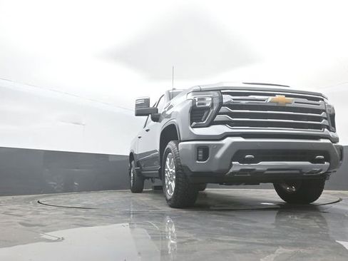 Used 2024 Chevrolet Silverado 2500 High Country w/ High Country Premium Package AWD/4WD image 37