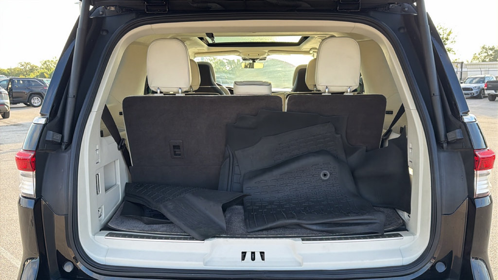 Used 2022 Lincoln Navigator Black Label AWD/4WD image 11