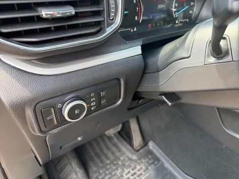 Used 2024 Ford Explorer XLT w/ Equipment Group 202A RWD image 11