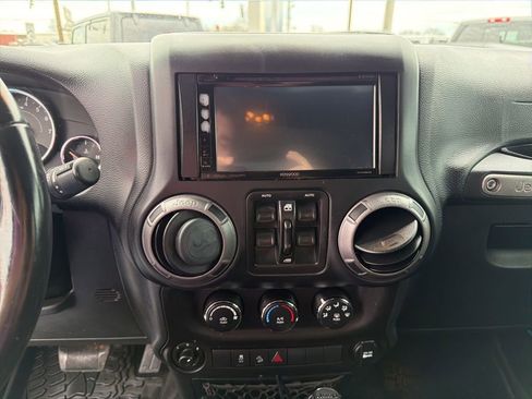 Used 2018 Jeep Wrangler Unlimited Sport S AWD/4WD image 29
