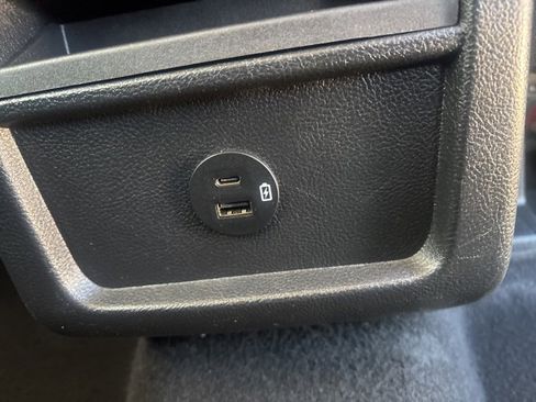 Used 2022 Ford Edge SE image 13