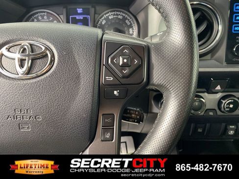 Used 2018 Toyota Tacoma TRD Off-Road AWD/4WD image 16