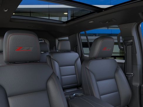 New 2026 Chevrolet Traverse Z71 w/ Enhanced Driving Package AWD/4WD image 24