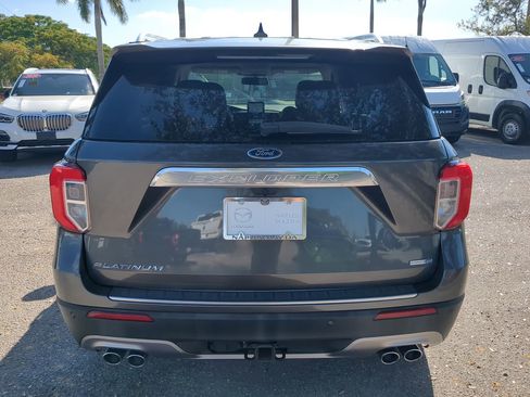 Used 2020 Ford Explorer Platinum w/ Premium Technology Package image 6