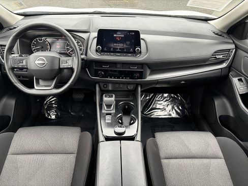 Used 2025 Nissan Rogue SV image 21