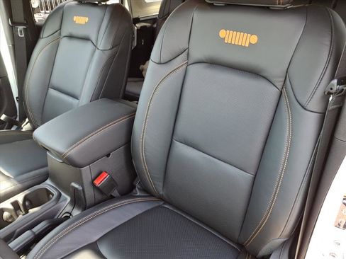 New 2026 Jeep Wrangler Sahara AWD/4WD image 17