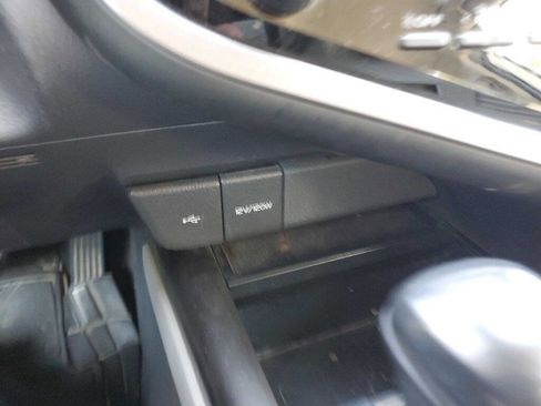 Used 2021 Toyota Camry SE image 28