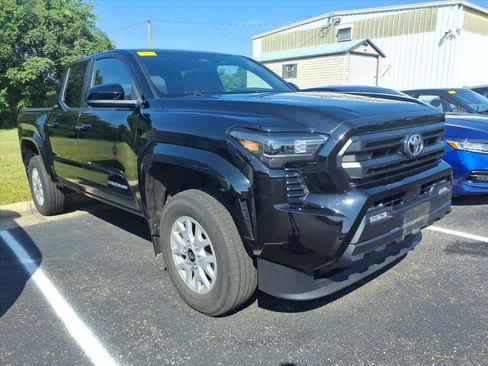 Used 2024 Toyota Tacoma SR5 AWD/4WD image 14