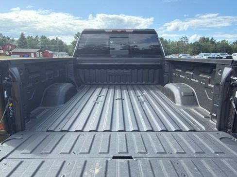 Used 2026 GMC Sierra 2500 AT4 AWD/4WD image 6