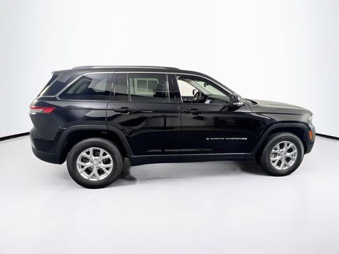 Used 2023 Jeep Grand Cherokee Limited AWD/4WD image 4