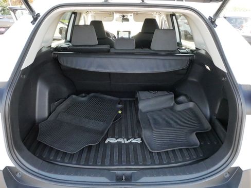 Certified 2023 Toyota RAV4 XLE w/ Convenience Package AWD/4WD image 18