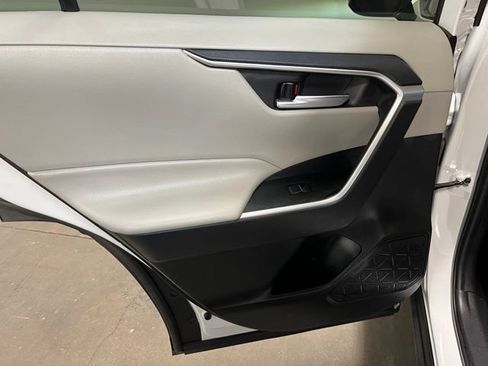 Used 2019 Toyota RAV4 XLE Premium w/ Cold Weather Package FWD image 16