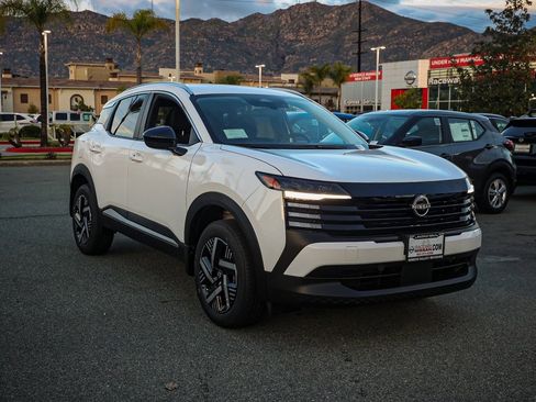 New 2026 Nissan Kicks SV image 2