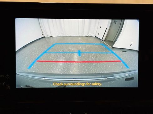 Used 2025 Toyota Corolla SE AWD/4WD image 17