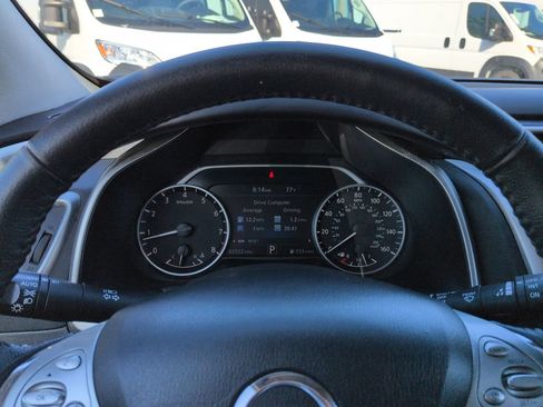 Used 2018 Nissan Murano SV AWD/4WD image 27
