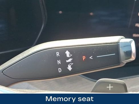 Used 2025 Chevrolet Suburban High Country AWD/4WD image 11