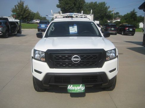 Used 2024 Nissan Frontier S RWD image 3